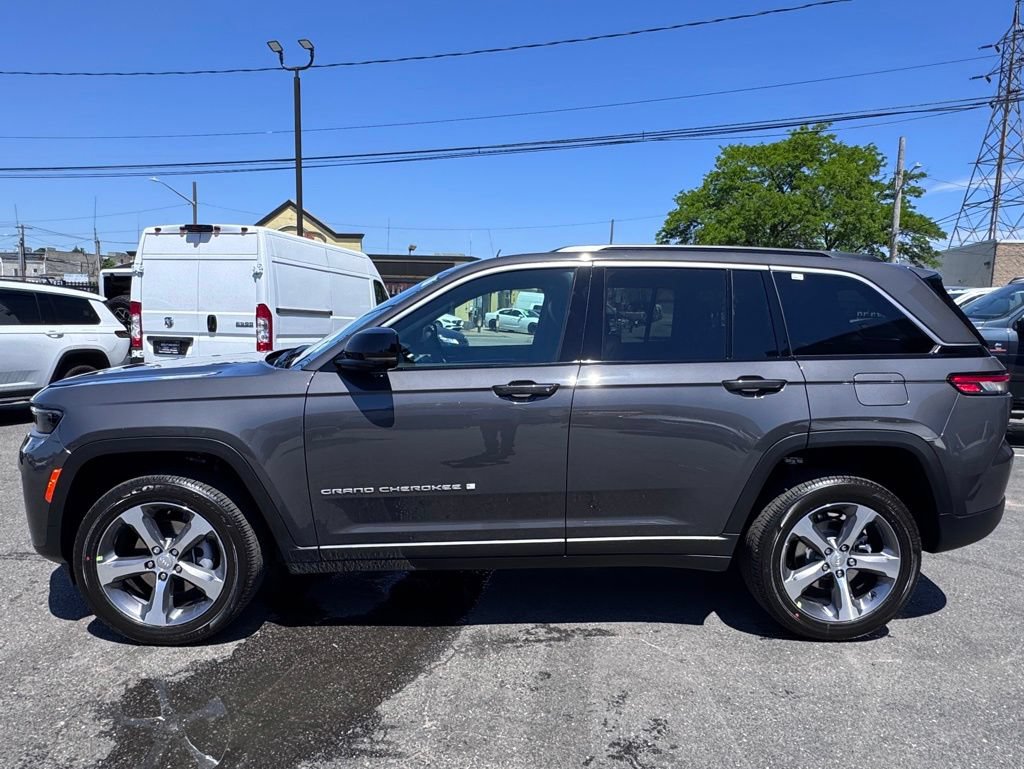 New 2026 Jeep Grand Cherokee Limited AWD/4WD image 4
