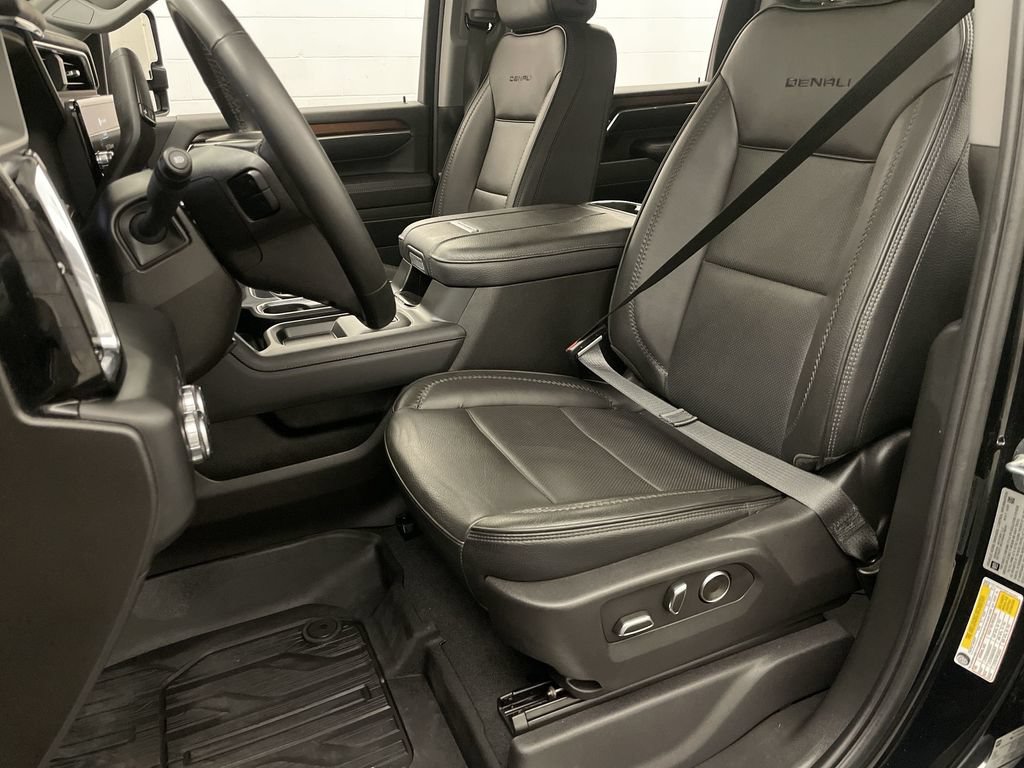 Used 2024 GMC Sierra 2500 Denali w/ Denali Reserve Package AWD/4WD image 14