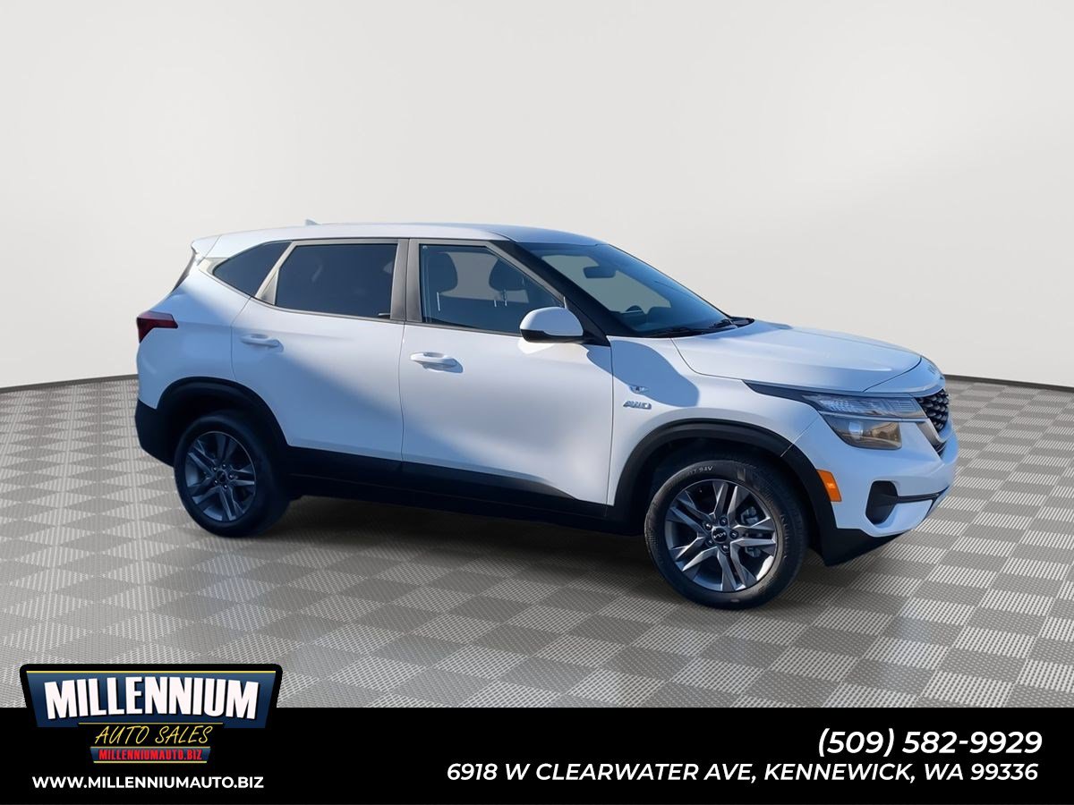 Used 2023 Kia Seltos LX image 1