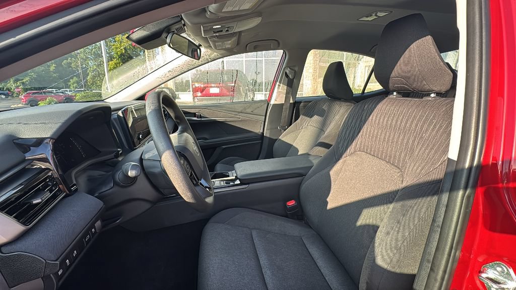 Used 2025 Toyota Camry LE FWD image 10
