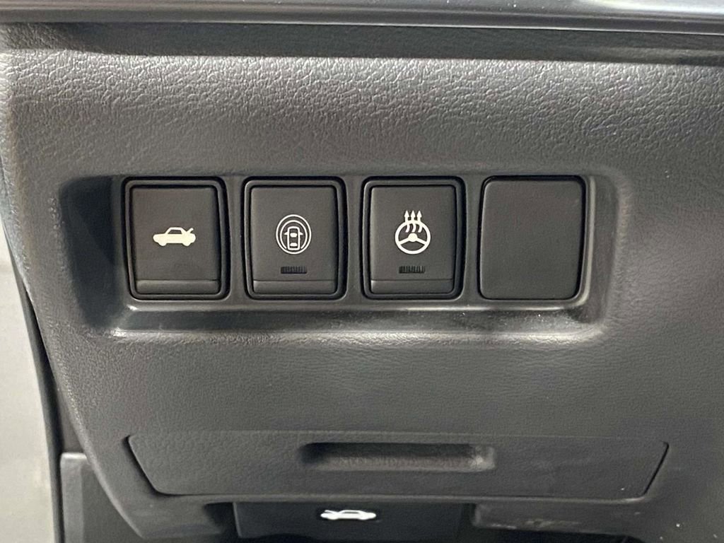 Used 2023 Nissan Maxima SR w/ Sport Mat Group FWD image 21