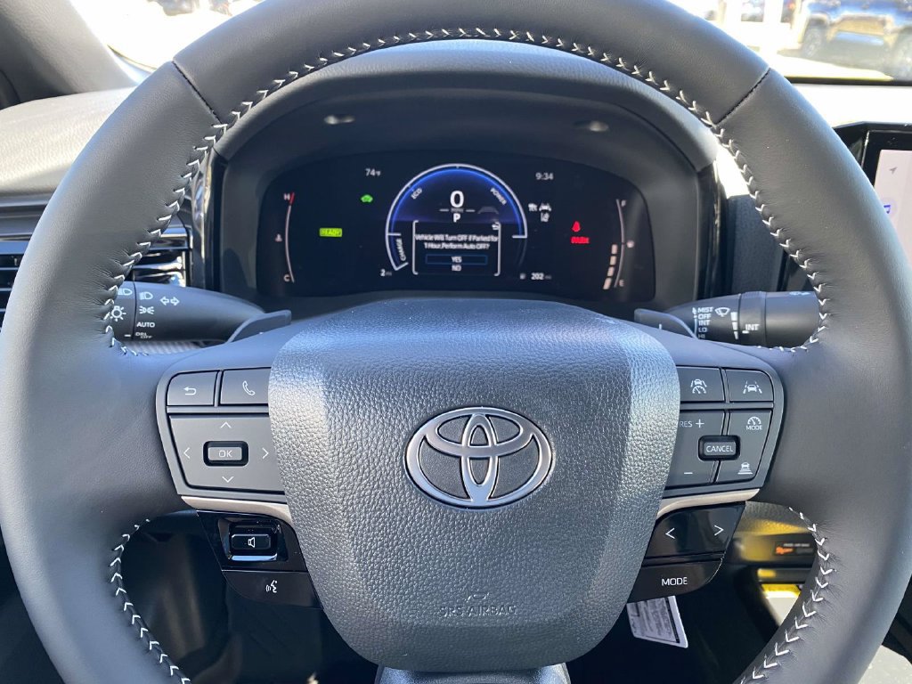 New 2026 Toyota Camry Hybrid FWD image 25