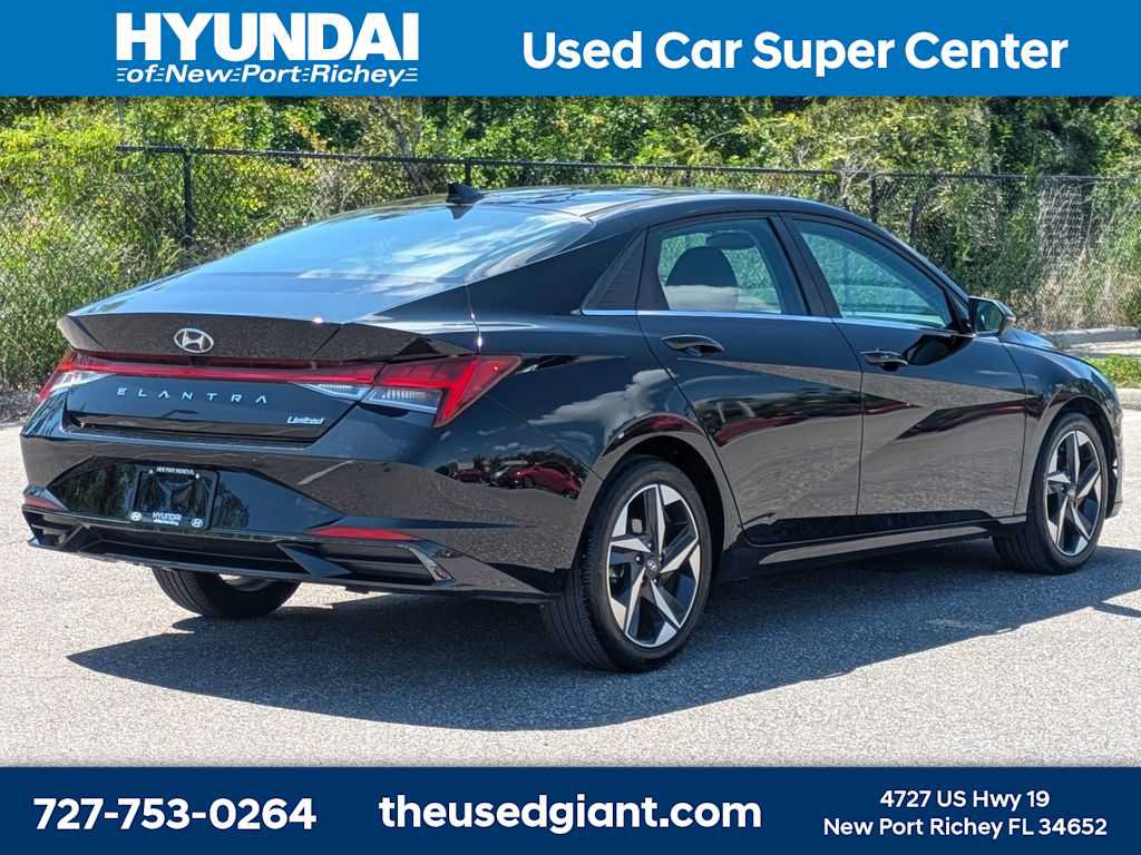 Certified 2023 Hyundai Elantra Limited w/ Cargo Package FWD image 5