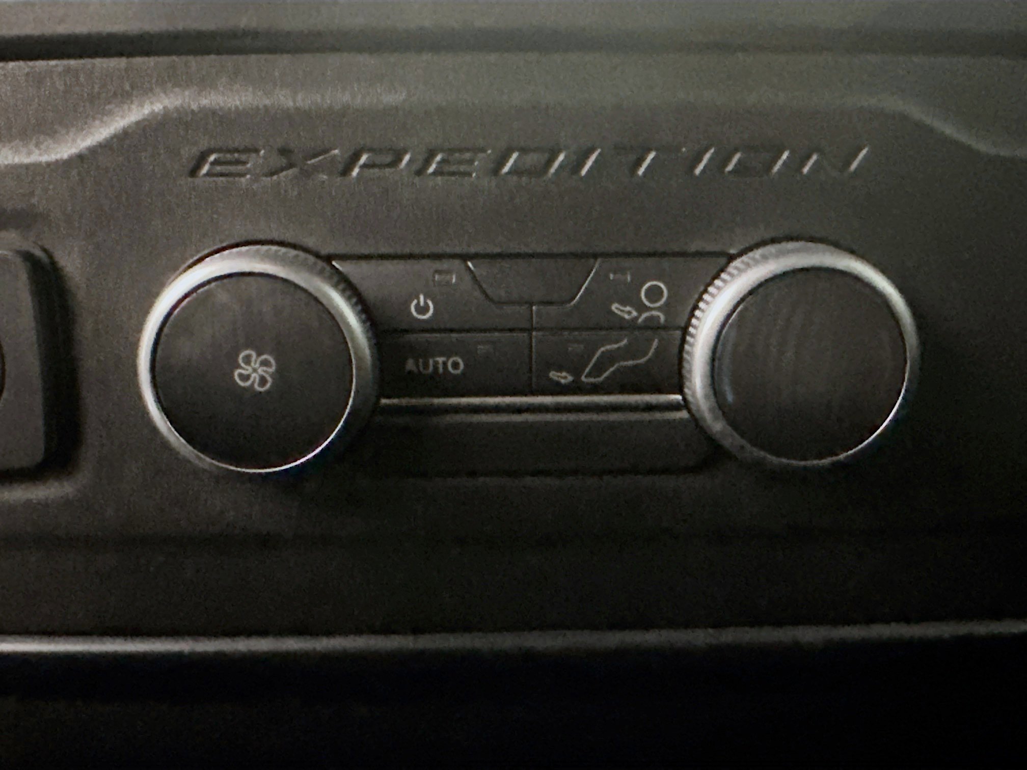 Used 2021 Ford Expedition XLT image 25