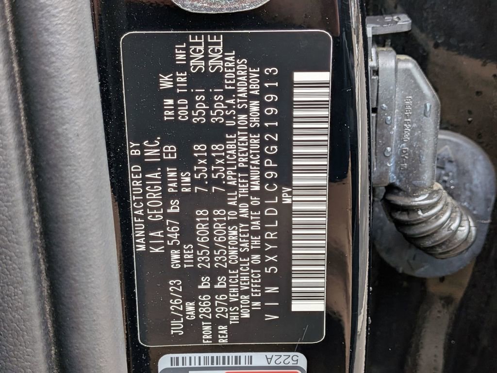 Used 2023 Kia Sorento S image 31