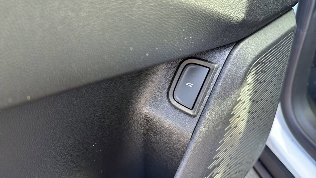 New 2026 Chevrolet Equinox RS w/ LPO, Floor Liner Package FWD image 30