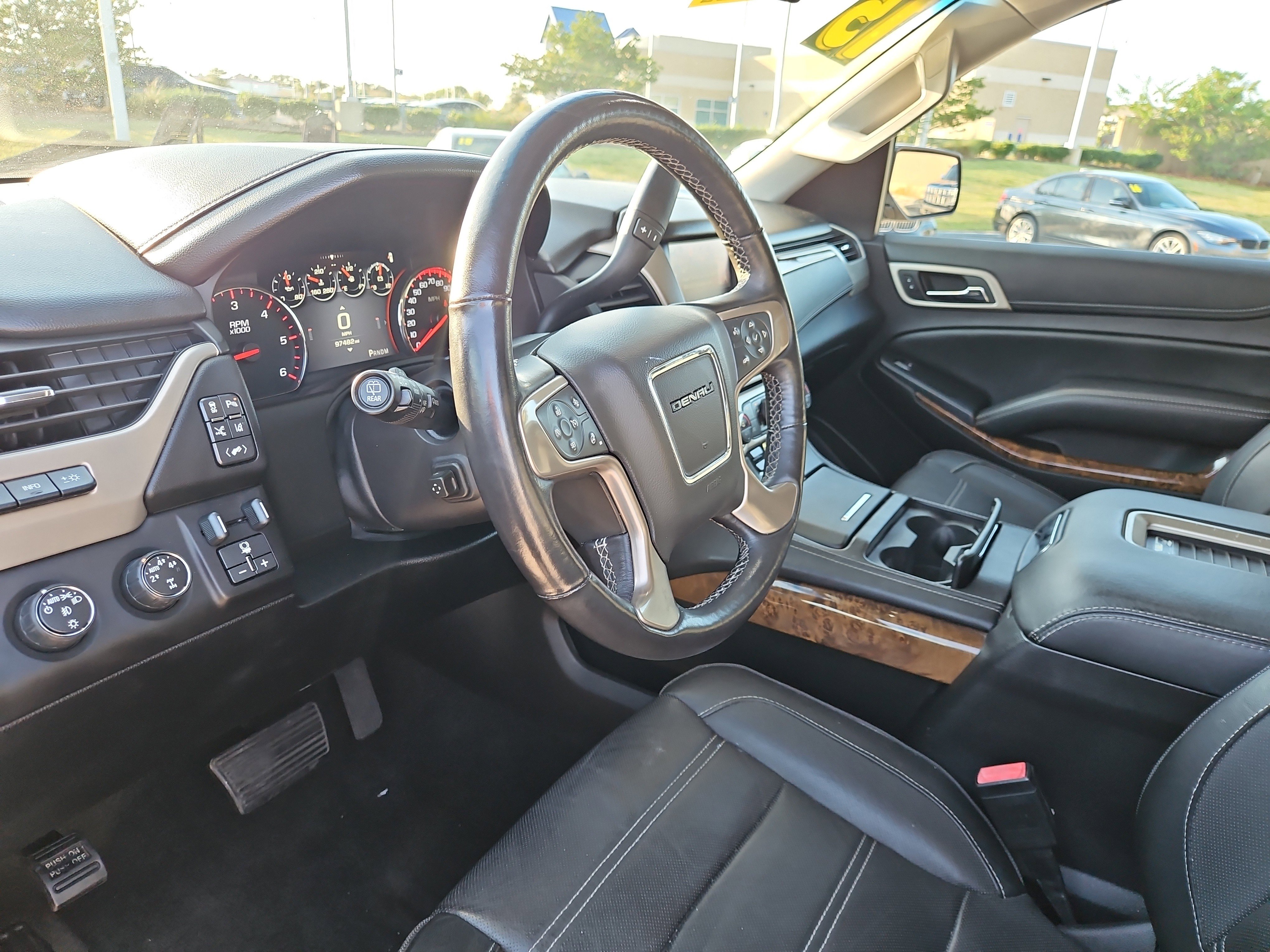 Used 2015 GMC Yukon Denali w/ Premium Package image 13