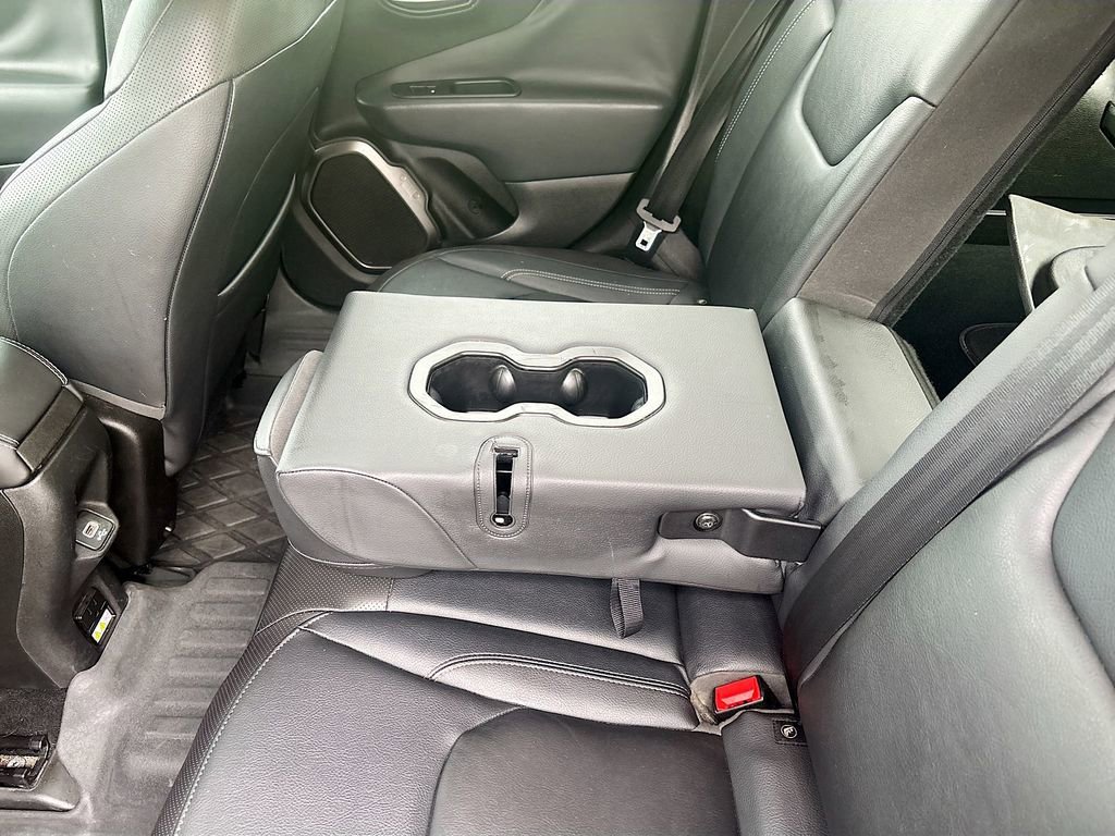 Used 2018 Jeep Renegade Limited FWD image 16
