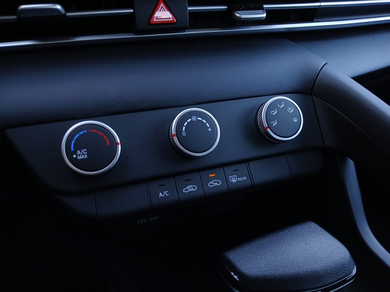 New 2026 Hyundai Elantra SE image 18