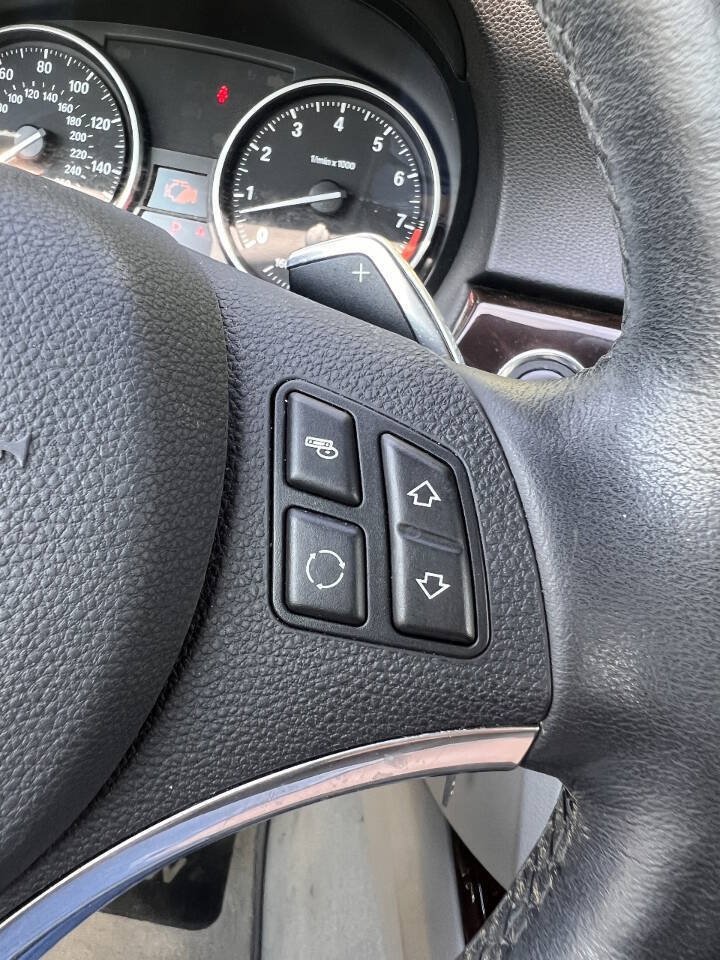 Used 2011 BMW 335i Convertible RWD image 21