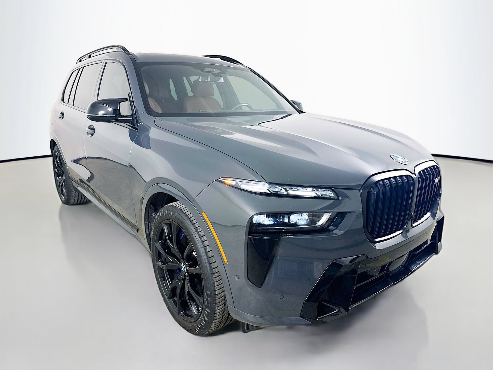 Used 2024 BMW X7 M60i w/ Executive Package AWD/4WD image 3