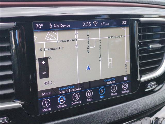 Used 2020 Chrysler Pacifica Touring-L FWD image 13