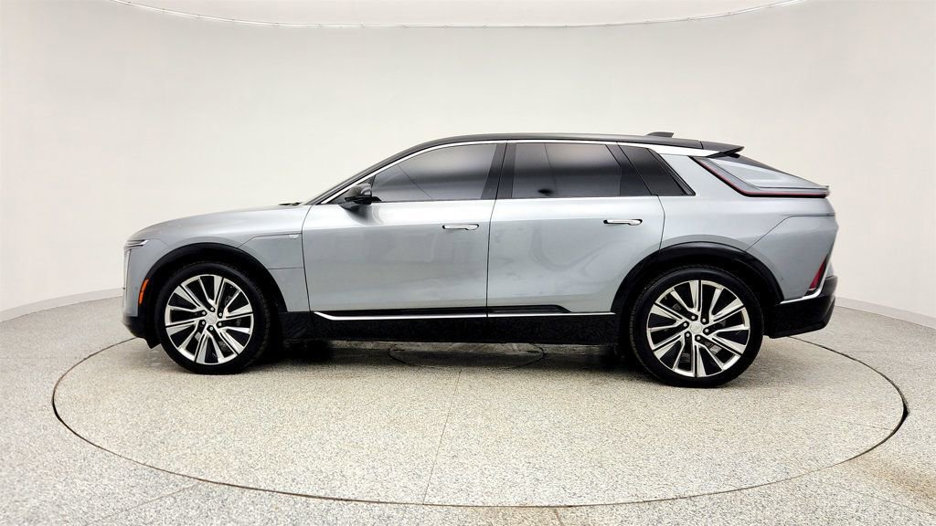 Used 2024 Cadillac Lyriq Luxury image 8