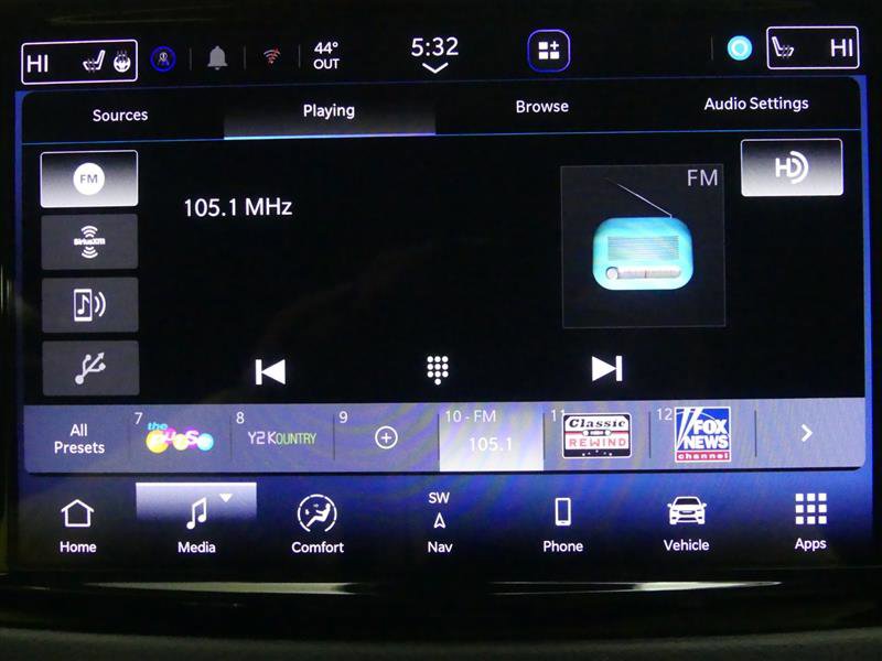 Used 2023 Chrysler Pacifica Limited AWD/4WD image 12