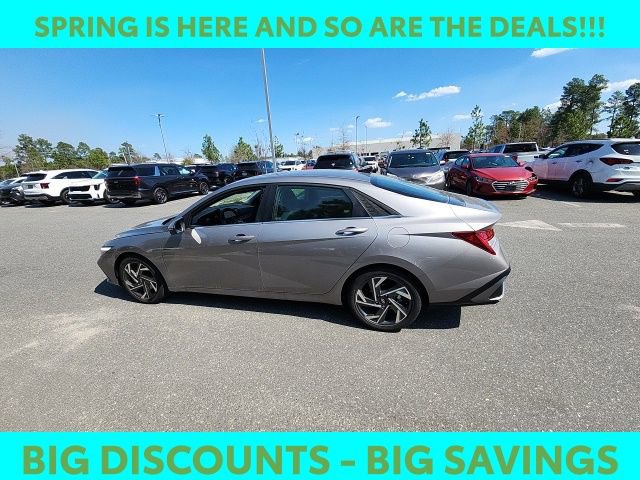 Used 2024 Hyundai Elantra Limited image 10