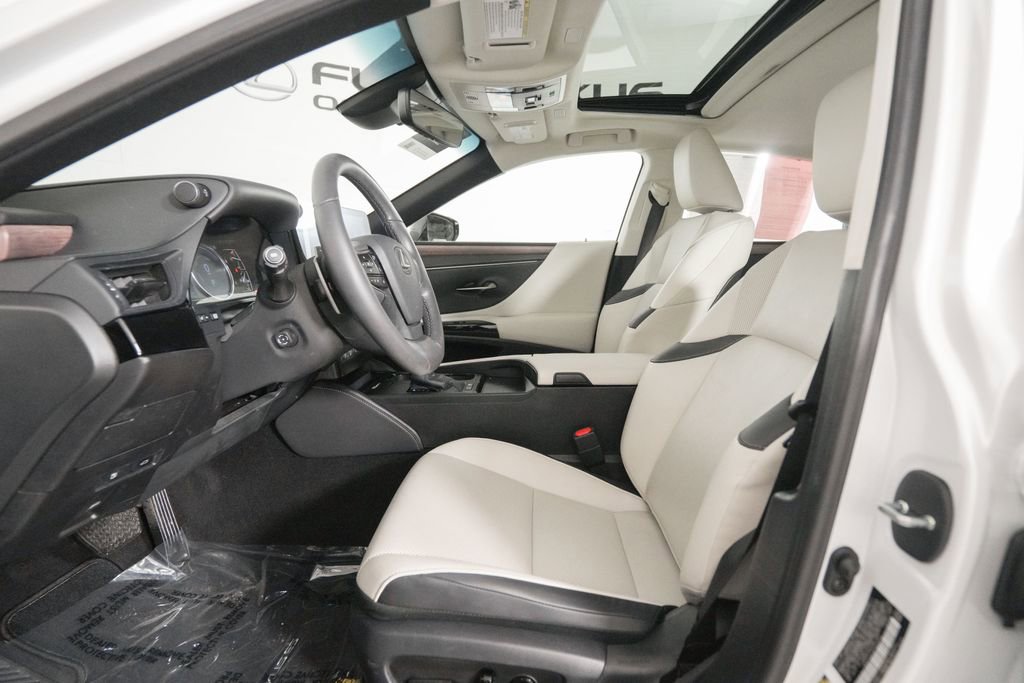 Certified 2023 Lexus ES 300h w/ Premium Package FWD image 9