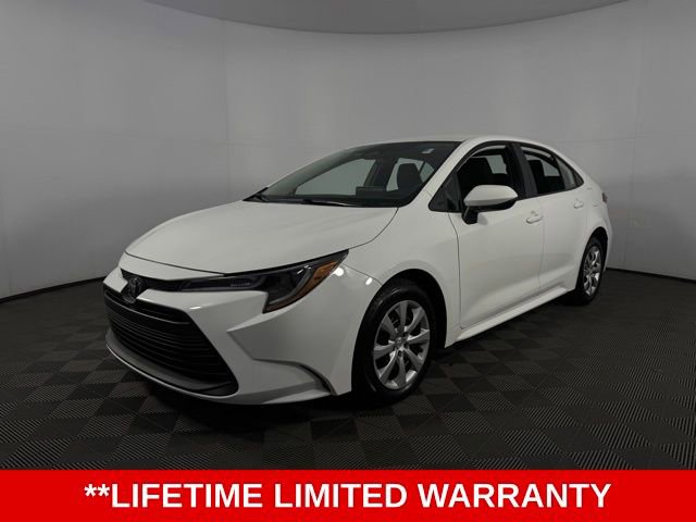 Used 2026 Toyota Corolla LE image 3