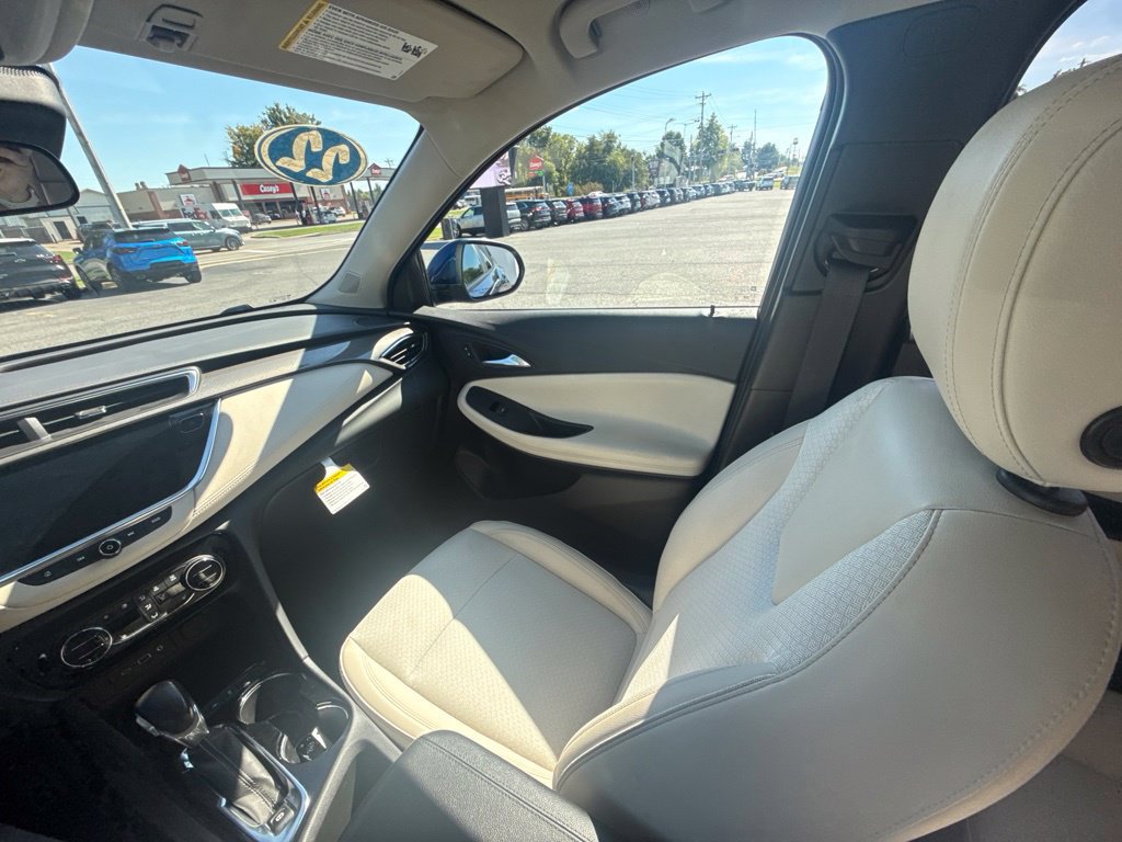 Used 2022 Buick Encore GX Select FWD image 16