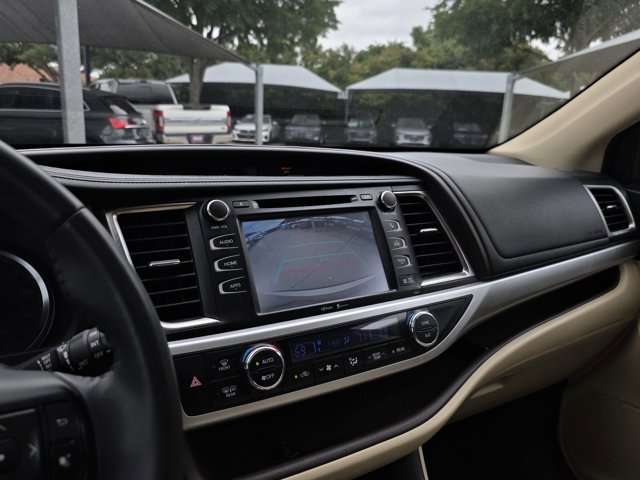 Used 2015 Toyota Highlander XLE AWD/4WD image 18