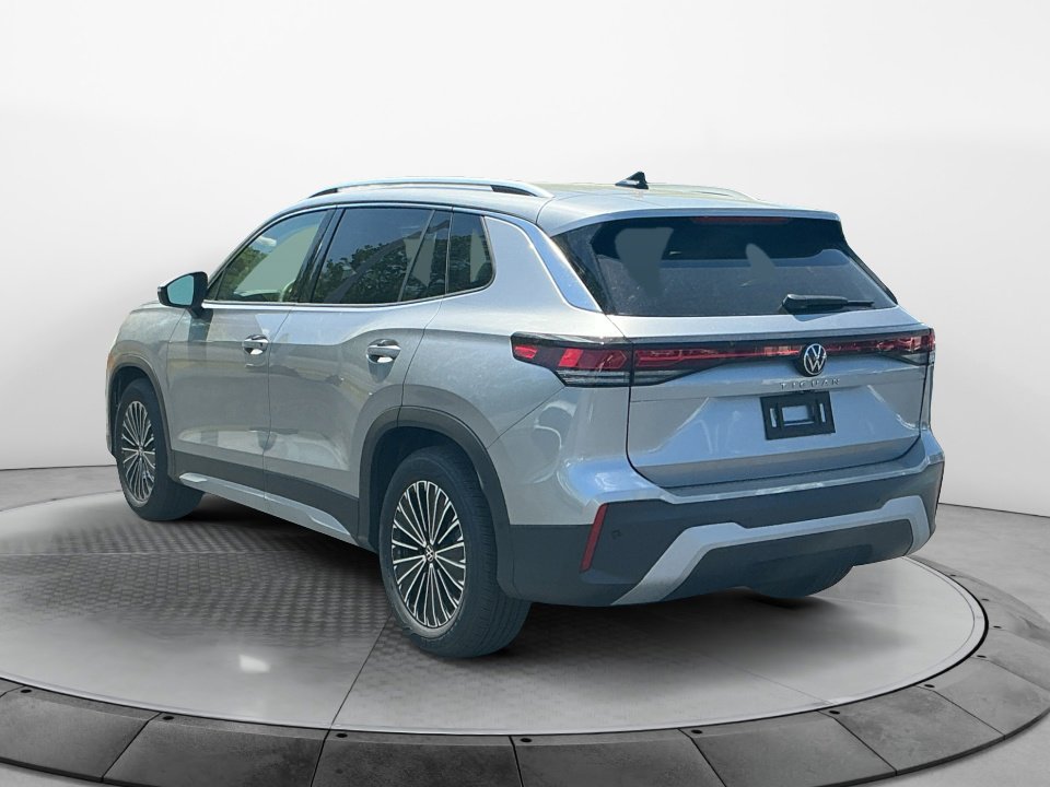 New 2026 Volkswagen Tiguan S FWD image 5