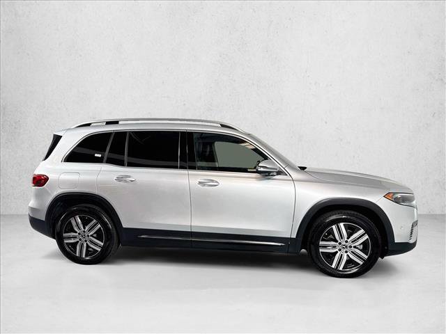 Used 2023 Mercedes-Benz EQB 300 4MATIC image 4