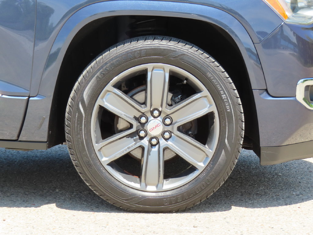 Used 2019 GMC Acadia Denali w/ Technology Package AWD/4WD image 15