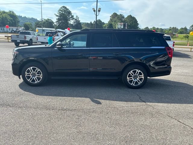 Used 2025 Ford Expedition Max Active AWD/4WD image 4