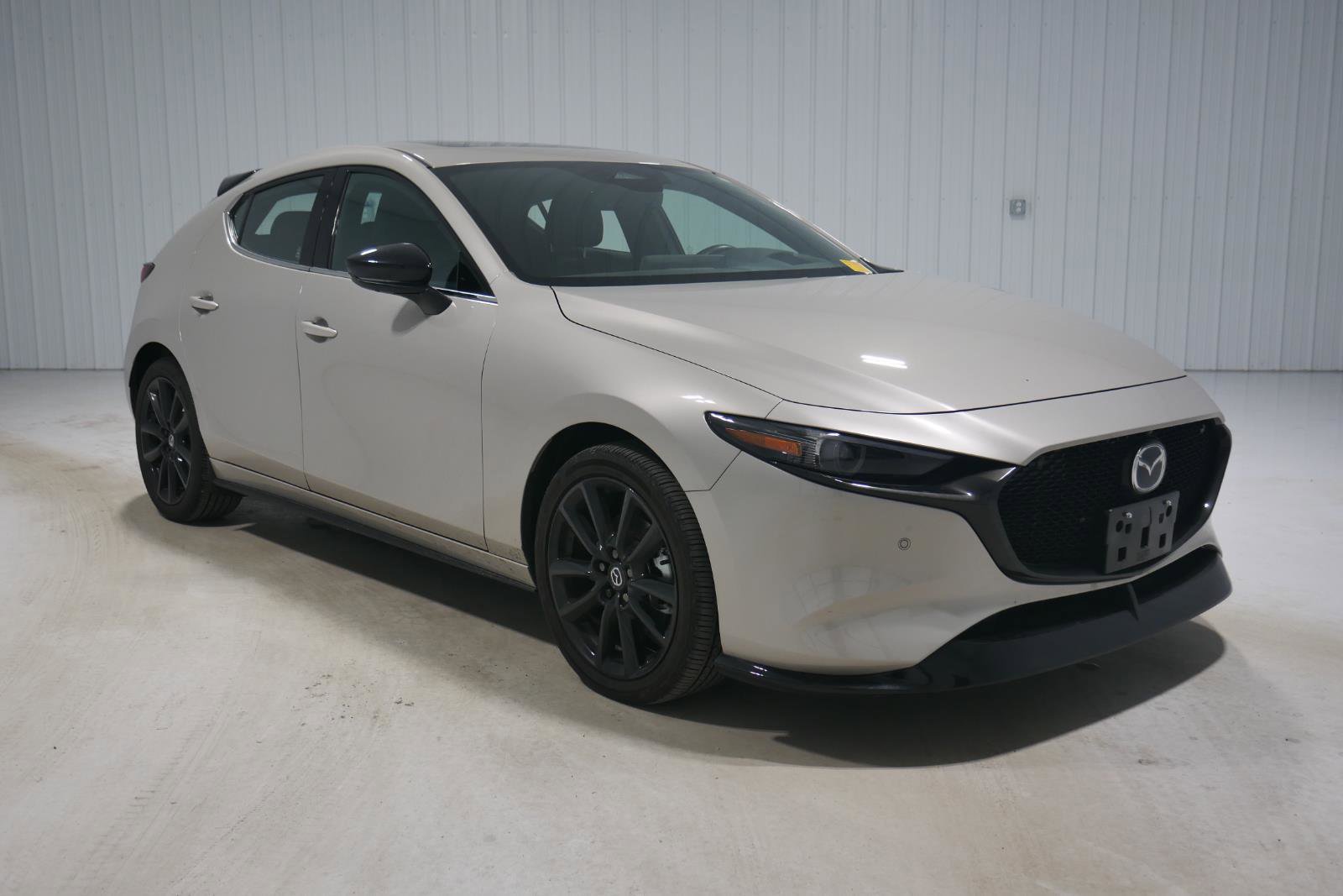 Certified 2025 MAZDA MAZDA3 Hatchback w/Premium Plus Pkg image 3