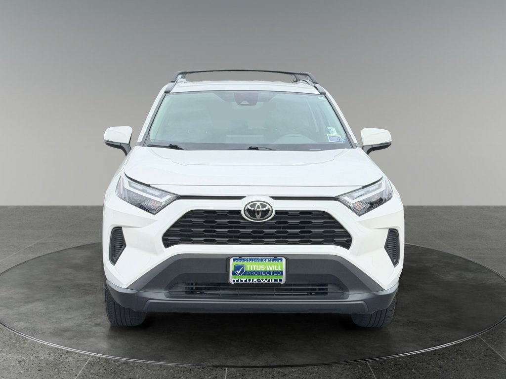 Used 2022 Toyota RAV4 XLE w/ Convenience Package FWD image 2