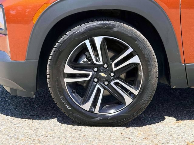 Used 2021 Chevrolet TrailBlazer LT w/ Premium Seating Package FWD image 9