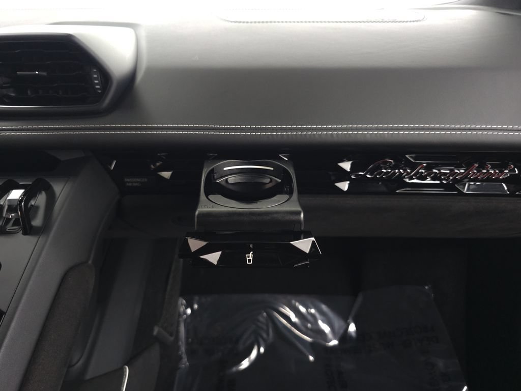 Used 2022 Lamborghini Huracan EVO RWD image 36