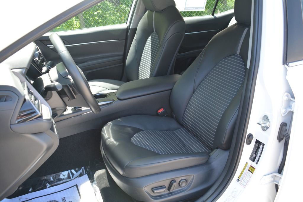 Used 2024 Toyota Camry SE FWD image 9