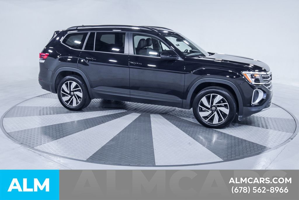 Used 2025 Volkswagen Atlas SE image 14