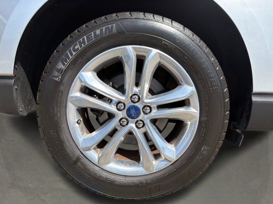 Used 2018 Ford Edge SEL w/ Equipment Group 201A FWD image 23