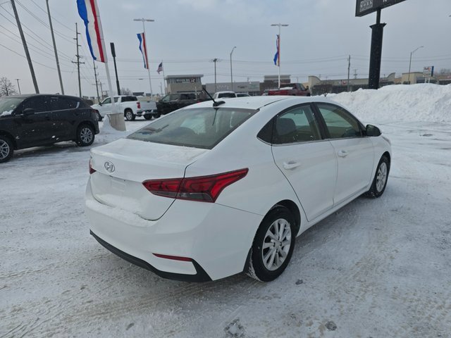 Used 2022 Hyundai Accent SEL image 5