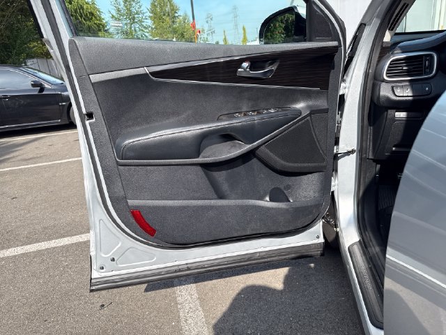 Used 2019 Kia Sorento FWD w/ Option Group 020 image 17