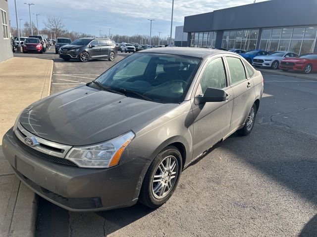 Used 2010 Ford Focus SE image 3