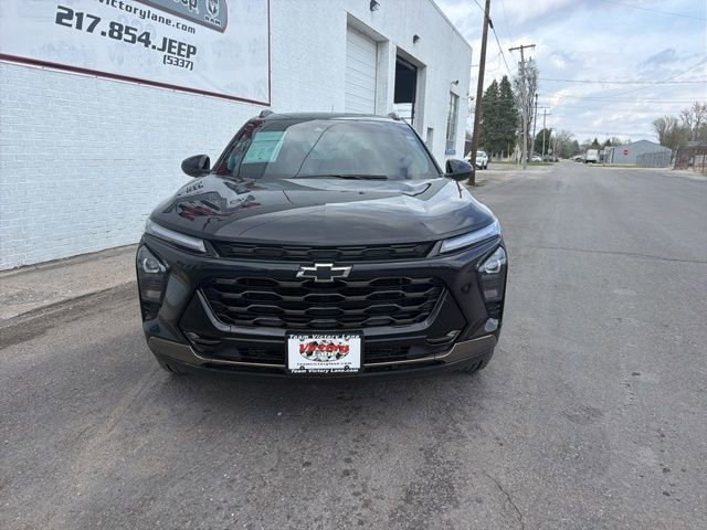 Used 2024 Chevrolet Trax ACTIV w/ Driver Confidence Package image 2