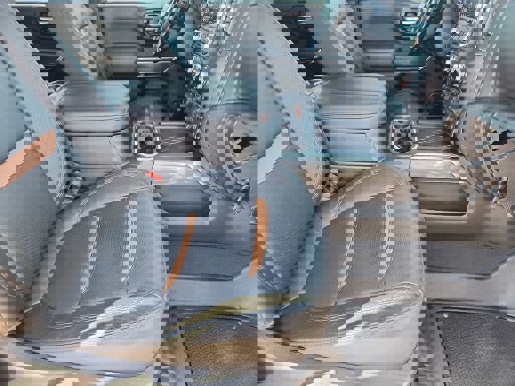 Used 2023 GMC Sierra 2500 AT4 w/ AT4 Preferred Package image 15