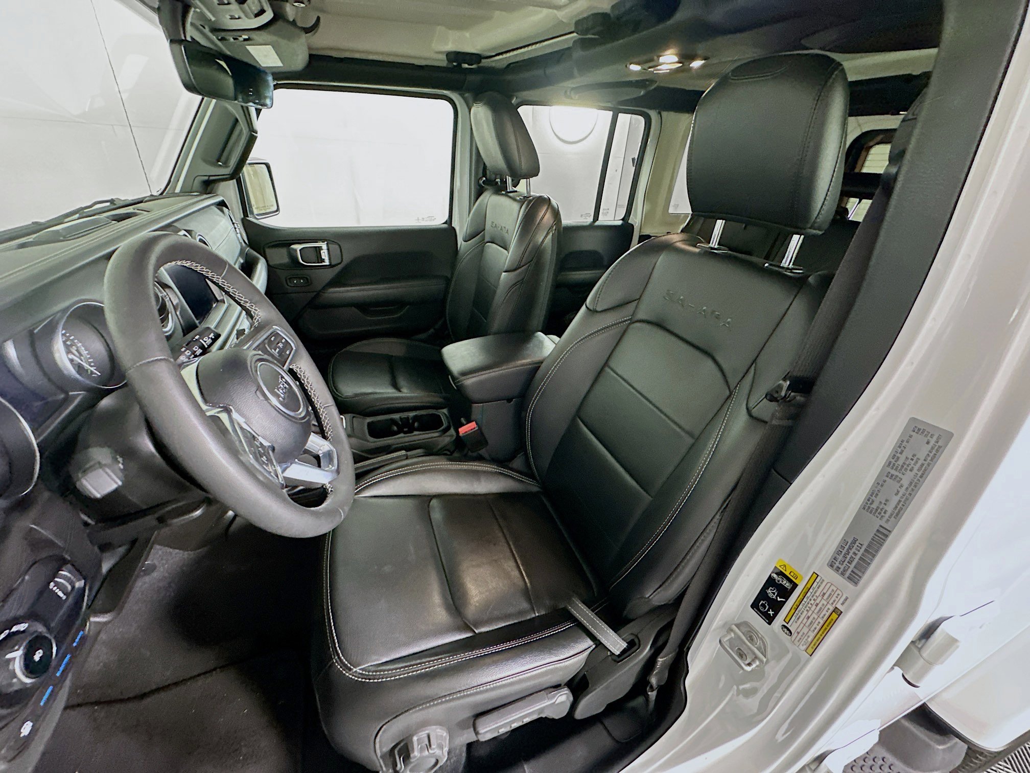 Used 2023 Jeep Wrangler Sahara image 13