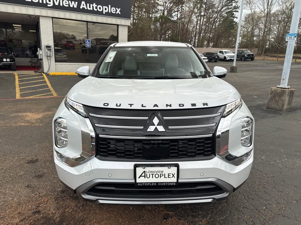 New 2026 Mitsubishi Outlander SE FWD image 3