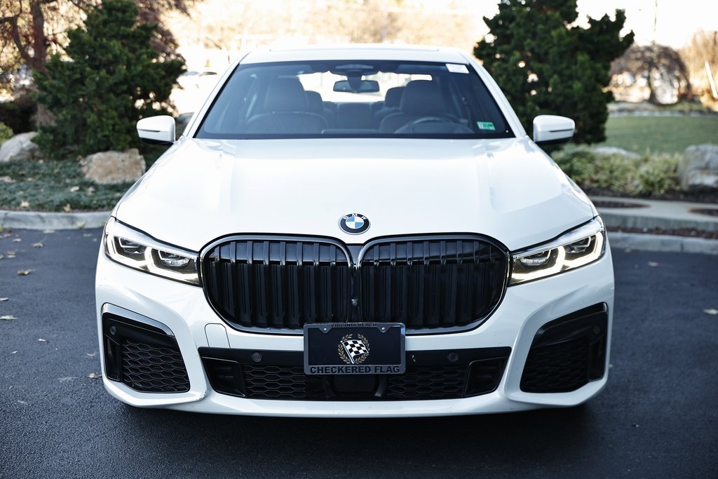 Used 2022 BMW 750i xDrive w/ Luxury Rear Seating Package image 14