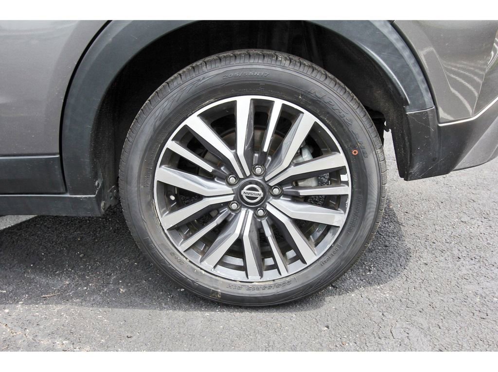 Used 2021 Nissan Kicks SV FWD image 30