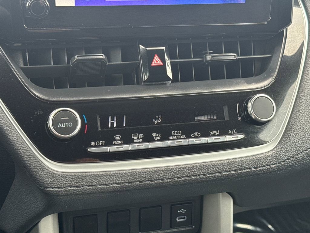 Used 2024 Toyota Corolla Cross SE w/ Moonroof Package image 25