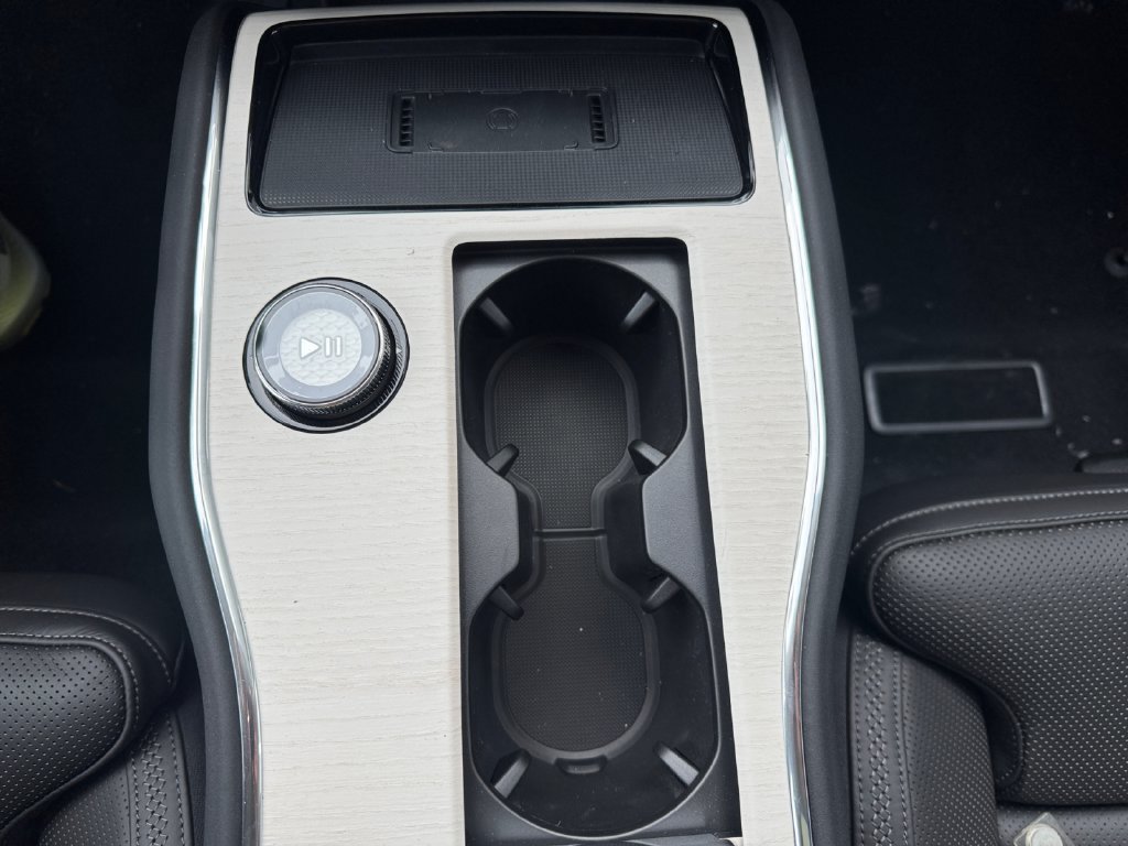 New 2026 Volvo EX90 Ultra AWD/4WD image 18