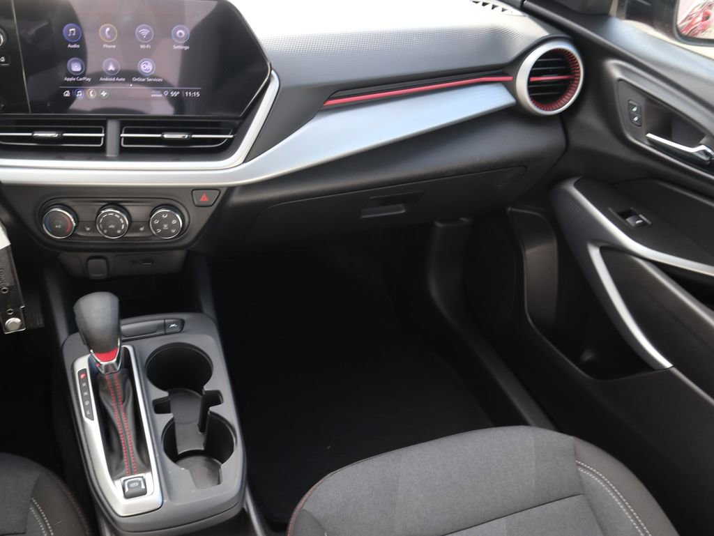 Used 2025 Chevrolet Trax RS w/ Sunroof Package image 12