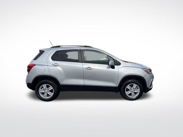 Used 2022 Chevrolet Trax LT w/ LT Convenience Package image 6