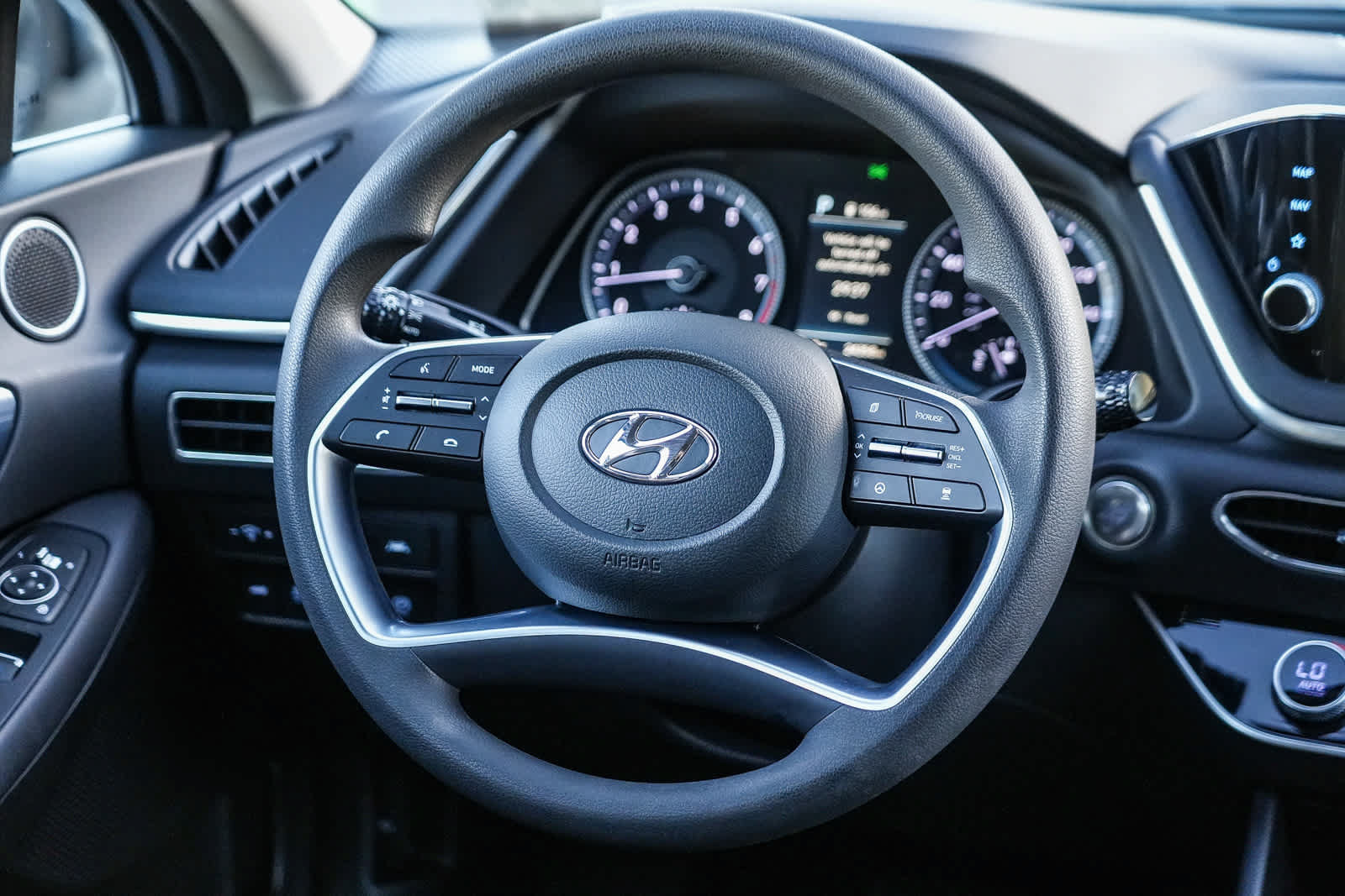 Used 2023 Hyundai Sonata SEL w/ Preferred Accessory Package FWD image 10