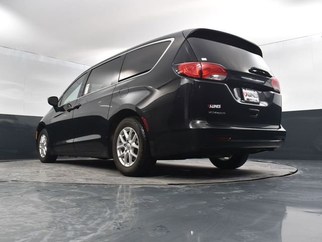 Used 2023 Chrysler Voyager LX image 53