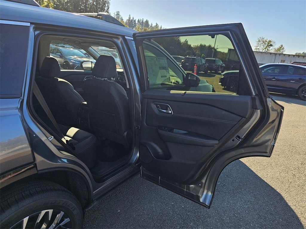 New 2026 Nissan Rogue Platinum w/ Platinum Premium Package image 25